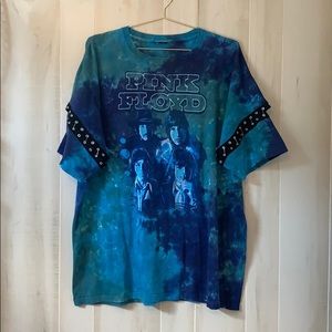 Custom Pink Floyd pin tee